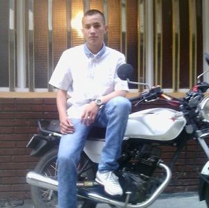 Meet your Posher, Sergio casallas